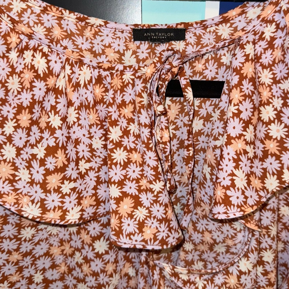 #AnneTaylor Floral blouse with ruffle neckline and elasticated cuffs